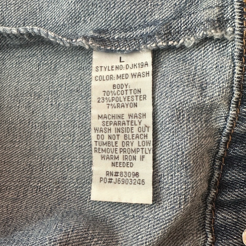 Ci Sono Medium Wash Distressed Denim Jacket Rose Gold Buttons size L - Picture 7 of 11